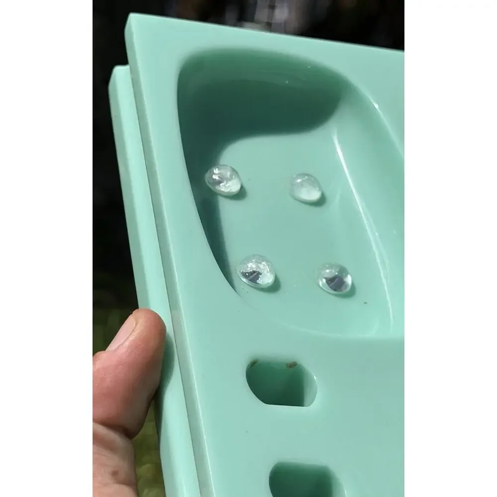 INCREDIBLE TURQUOISE MCM BATHROOM SET 1950s
